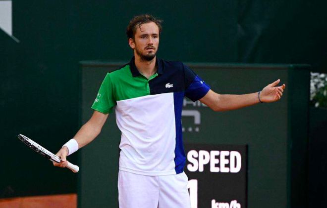 马德里在NFL引发的流亡和风暴后重返家园